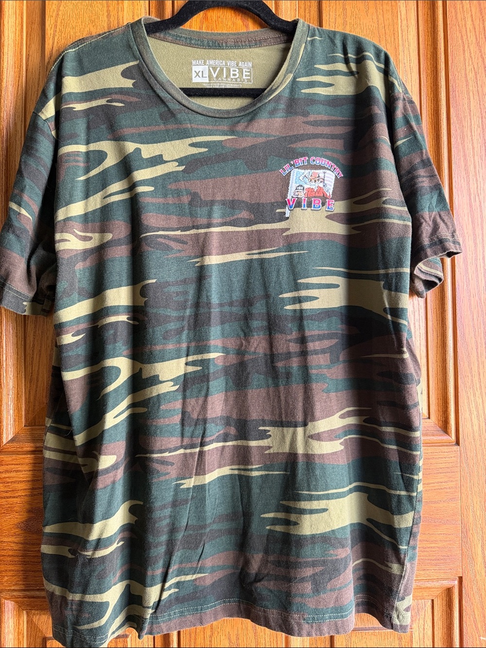 Vibe Men's Camo Short-Sleeve Tee in Green and Brown